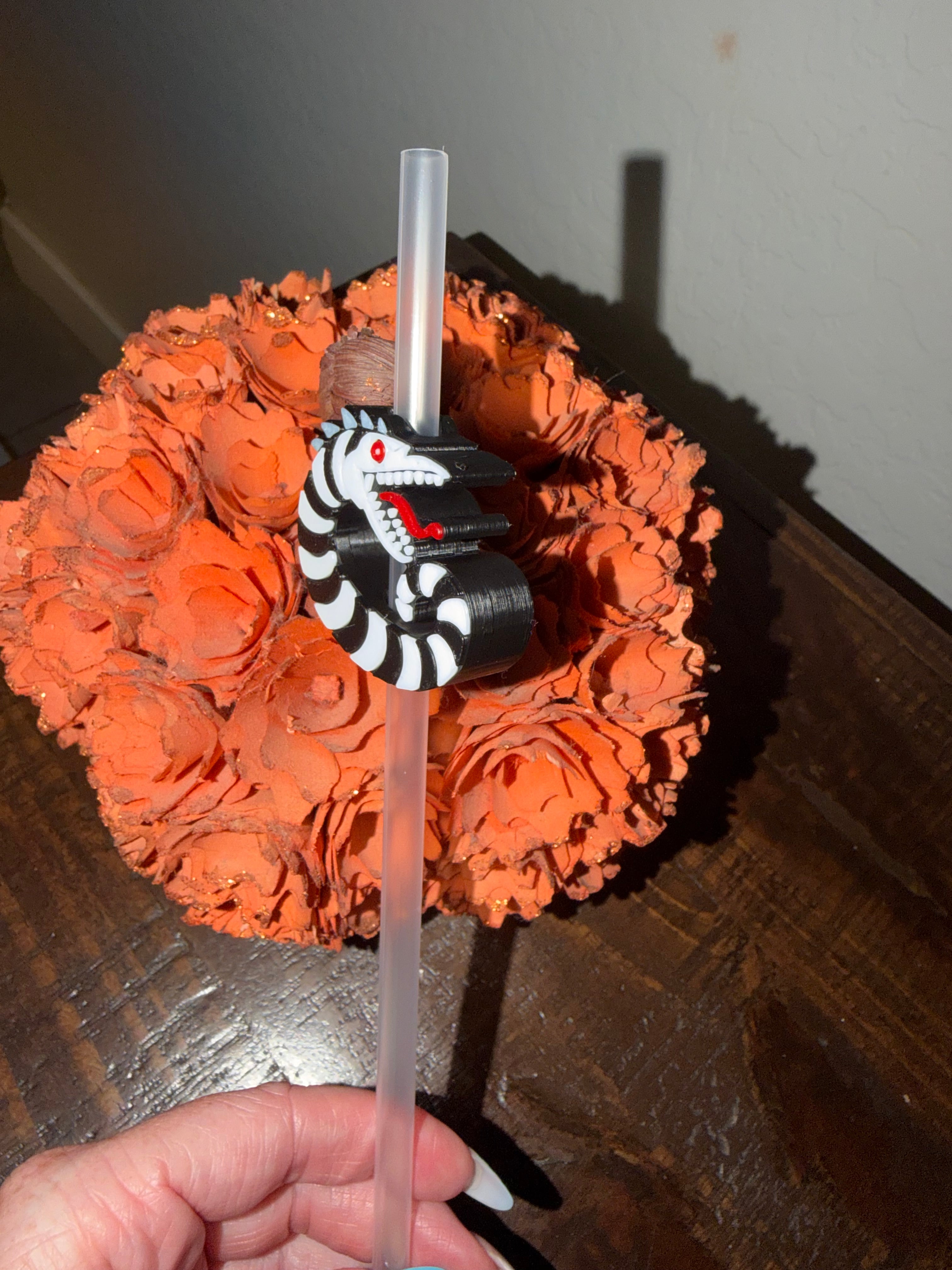 BETTLE SNAKE STRAW TOPPER